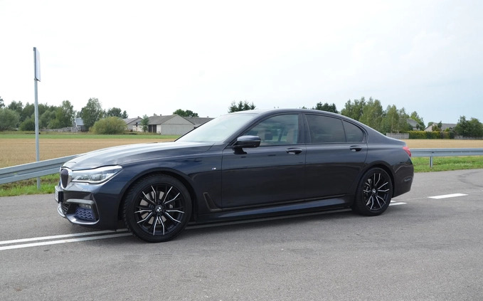 BMW Seria 7 cena 150000 przebieg: 205000, rok produkcji 2017 z Zambrów małe 781